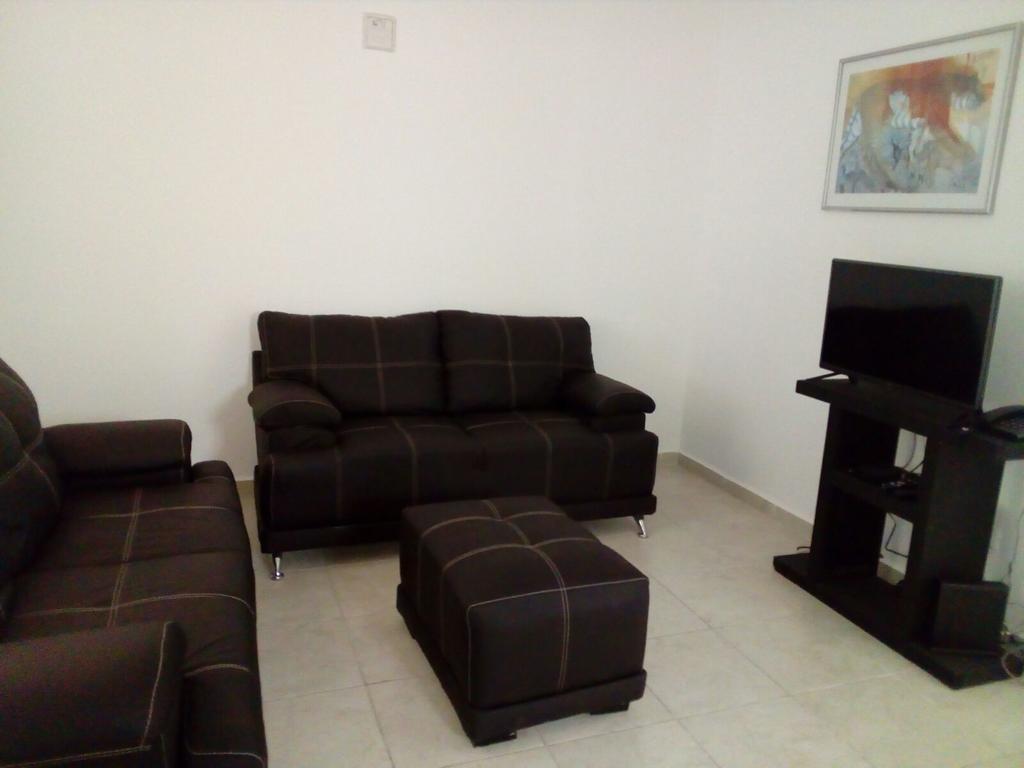 International Executive Suites Aeropuerto Homestay